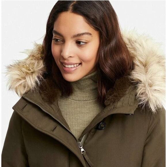 NWT Women's Uniqlo Hybrid Down Ultra Warm Short Coat size L in Olive Green - Picture 2 of 5